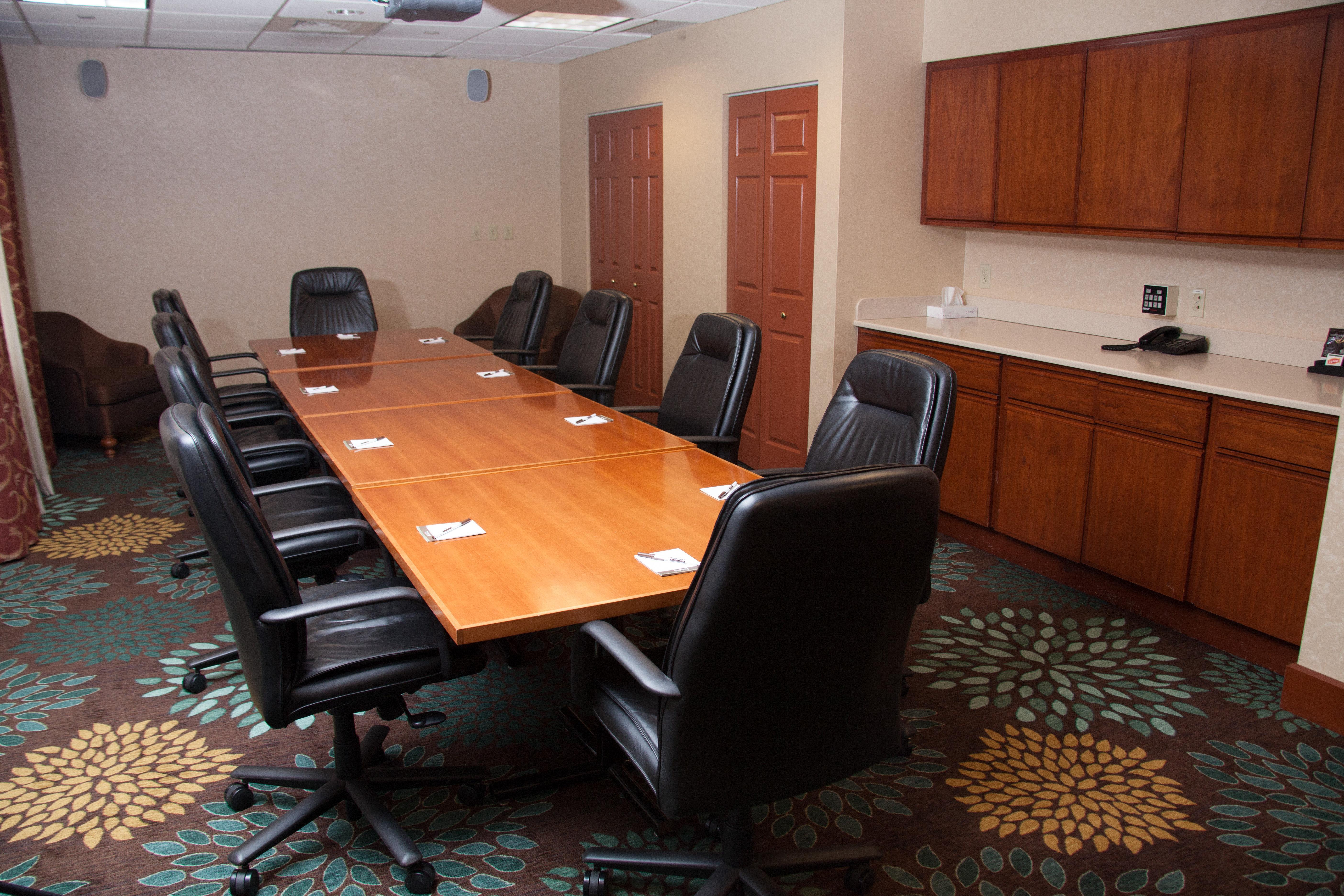 Staybridge Suites Corning By Ihg Екстериор снимка