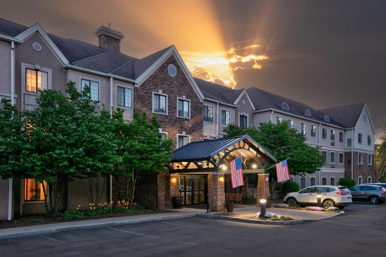 Staybridge Suites Corning By Ihg Екстериор снимка