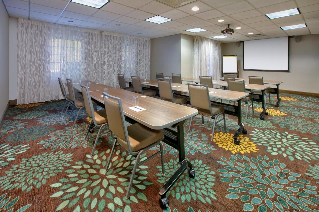 Staybridge Suites Corning By Ihg Екстериор снимка
