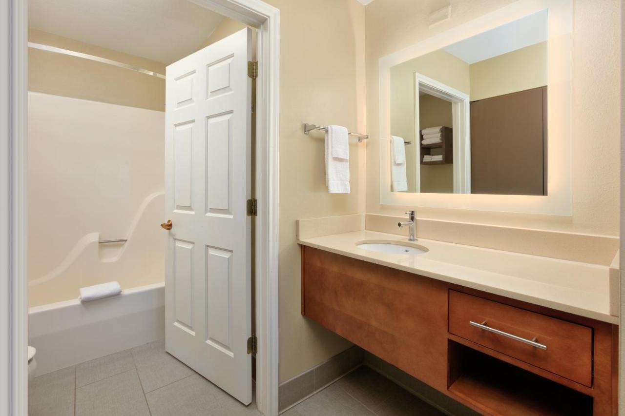 Staybridge Suites Corning By Ihg Екстериор снимка