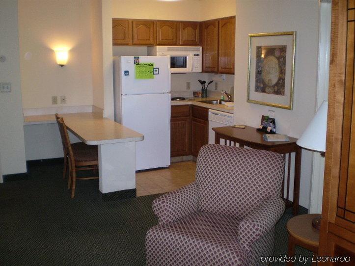 Staybridge Suites Corning By Ihg Стая снимка